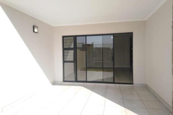 To Let 3 Bedroom Property for Rent in Waterfall Gauteng