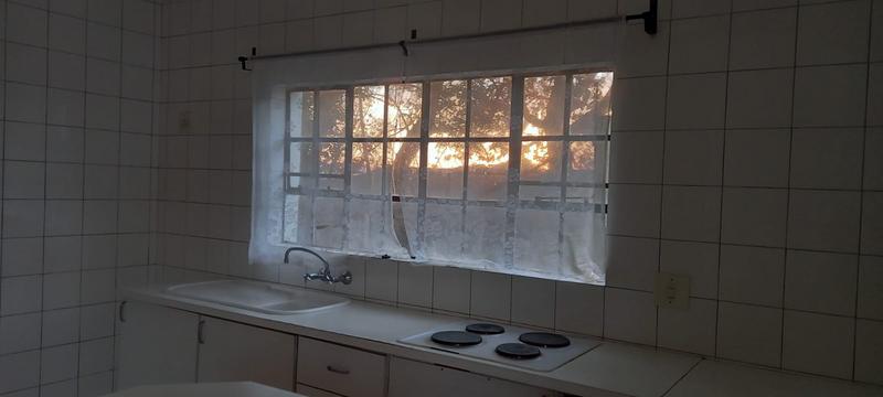 To Let 1 Bedroom Property for Rent in Florida Gauteng