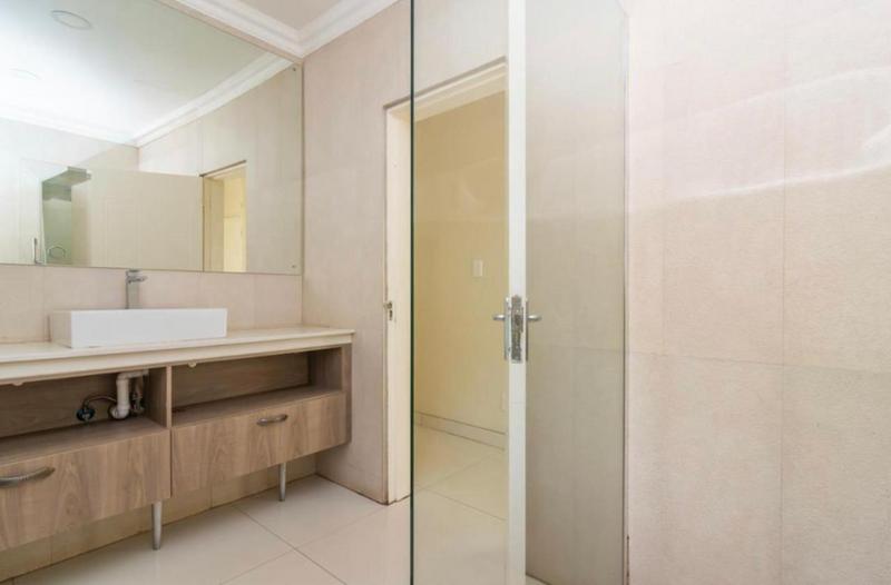 To Let 5 Bedroom Property for Rent in Roodekrans Gauteng