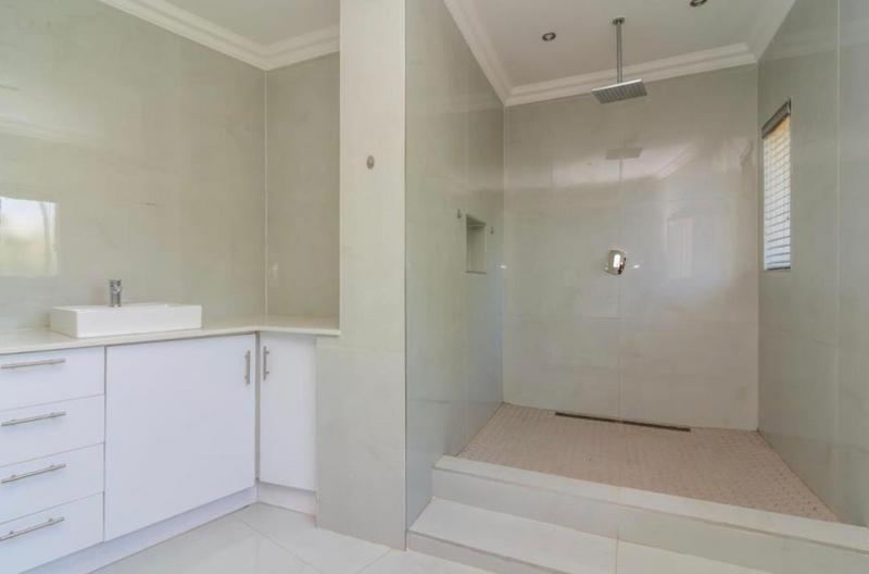 To Let 5 Bedroom Property for Rent in Roodekrans Gauteng