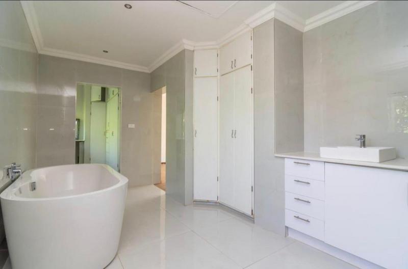 To Let 5 Bedroom Property for Rent in Roodekrans Gauteng