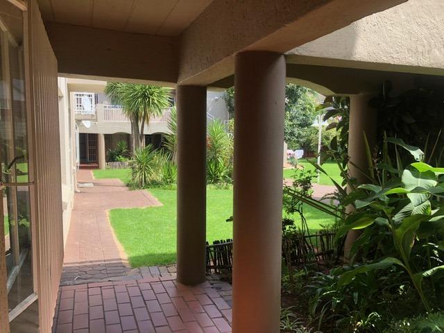 To Let 2 Bedroom Property for Rent in Roodekrans Gauteng