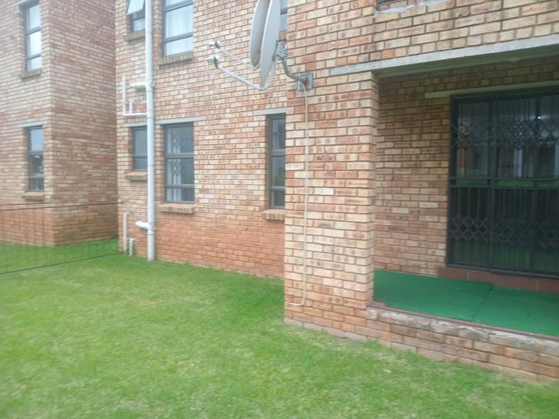 To Let 2 Bedroom Property for Rent in Witpoortjie Gauteng