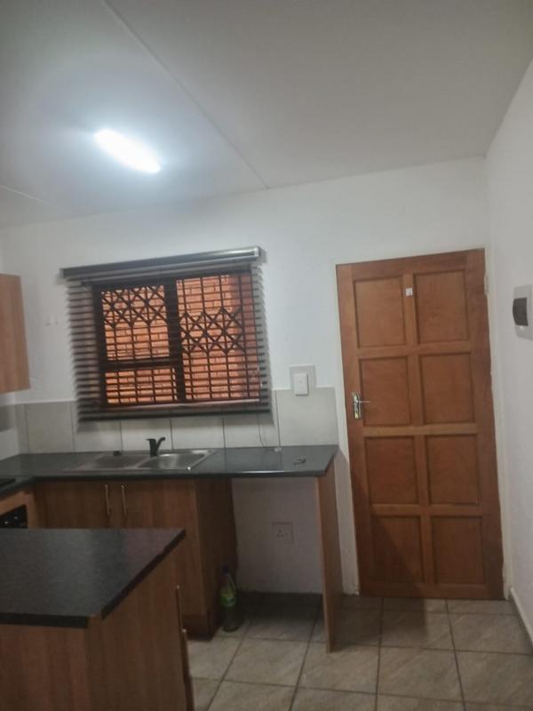 To Let 2 Bedroom Property for Rent in Witpoortjie Gauteng