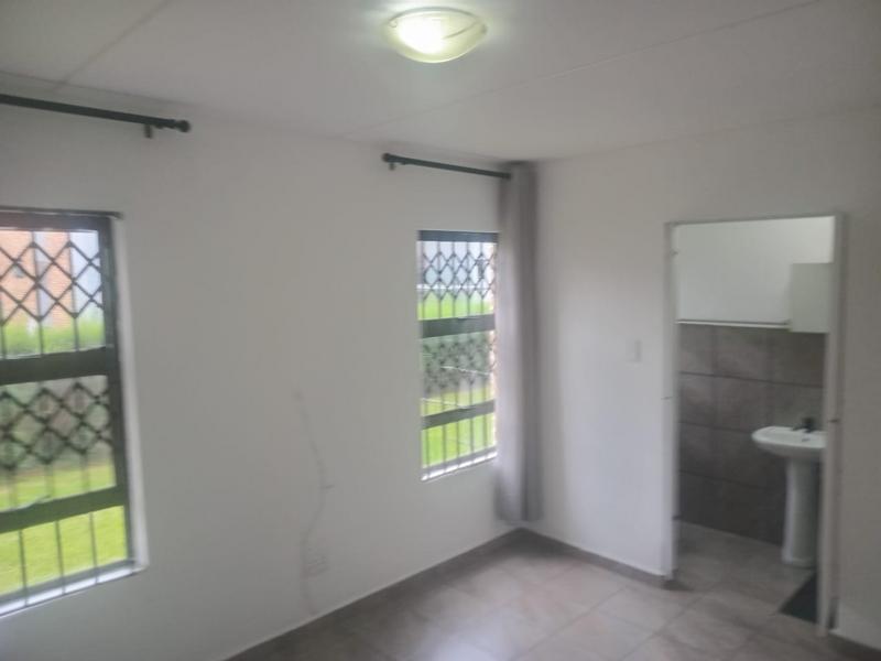To Let 2 Bedroom Property for Rent in Witpoortjie Gauteng