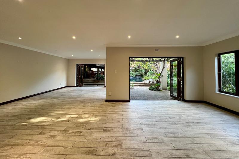 5 Bedroom Property for Sale in Buccleuch Gauteng