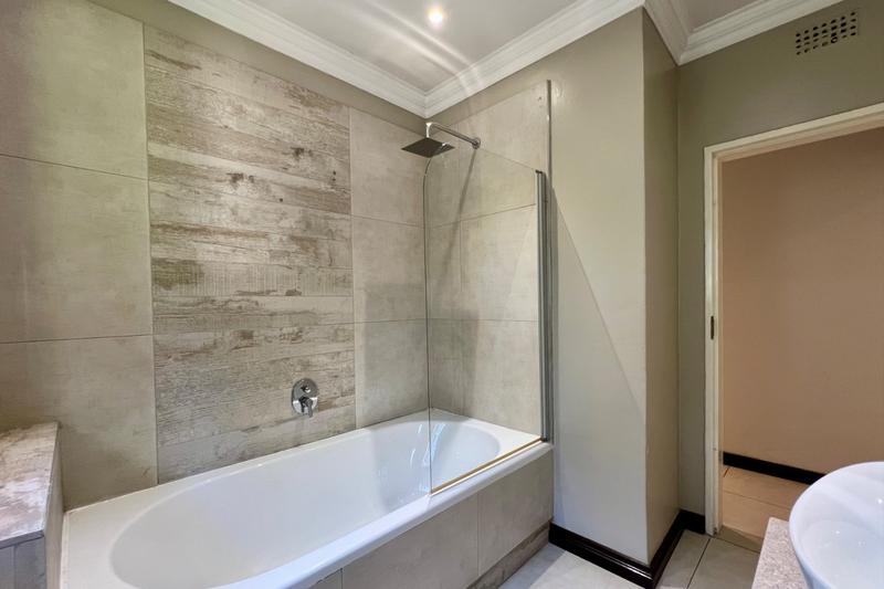 5 Bedroom Property for Sale in Buccleuch Gauteng