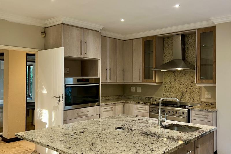 5 Bedroom Property for Sale in Buccleuch Gauteng