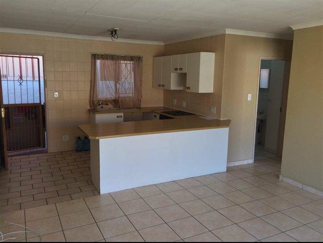 2 Bedroom Property for Sale in Helderkruin Gauteng