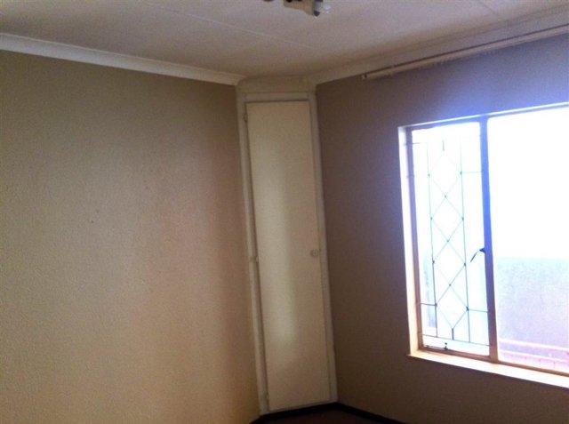 2 Bedroom Property for Sale in Helderkruin Gauteng