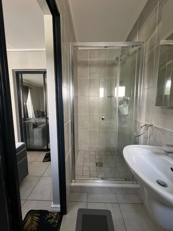 1 Bedroom Property for Sale in Linbro Park Gauteng