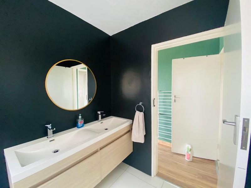 2 Bedroom Property for Sale in Northcliff Gauteng