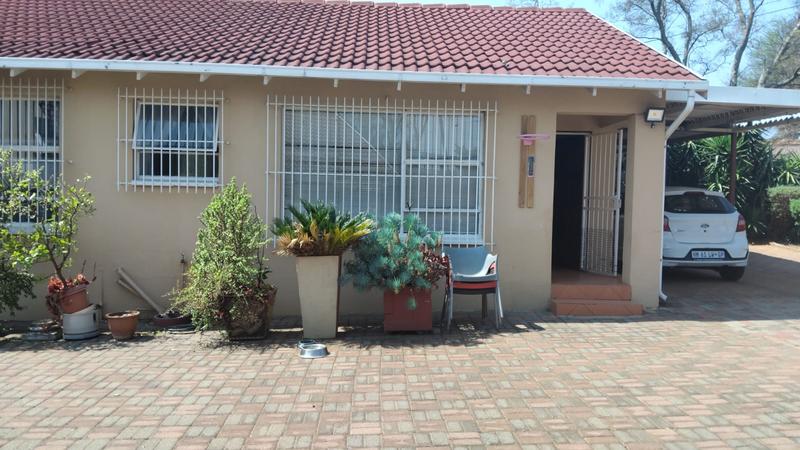 4 Bedroom Property for Sale in Strubensvallei Gauteng