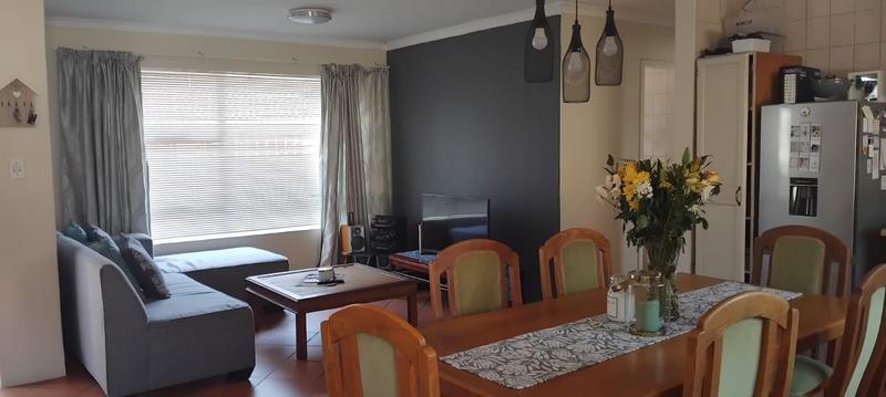 4 Bedroom Property for Sale in Strubensvallei Gauteng