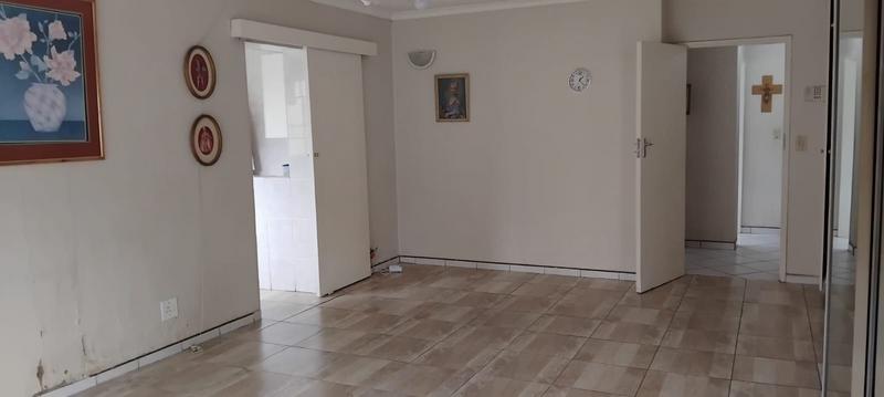 4 Bedroom Property for Sale in Strubensvallei Gauteng