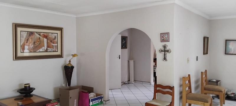 4 Bedroom Property for Sale in Strubensvallei Gauteng