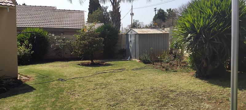 4 Bedroom Property for Sale in Strubensvallei Gauteng