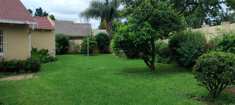 4 Bedroom Property for Sale in Strubensvallei Gauteng
