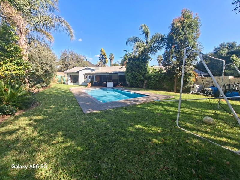 5 Bedroom Property for Sale in Vorna Valley Gauteng