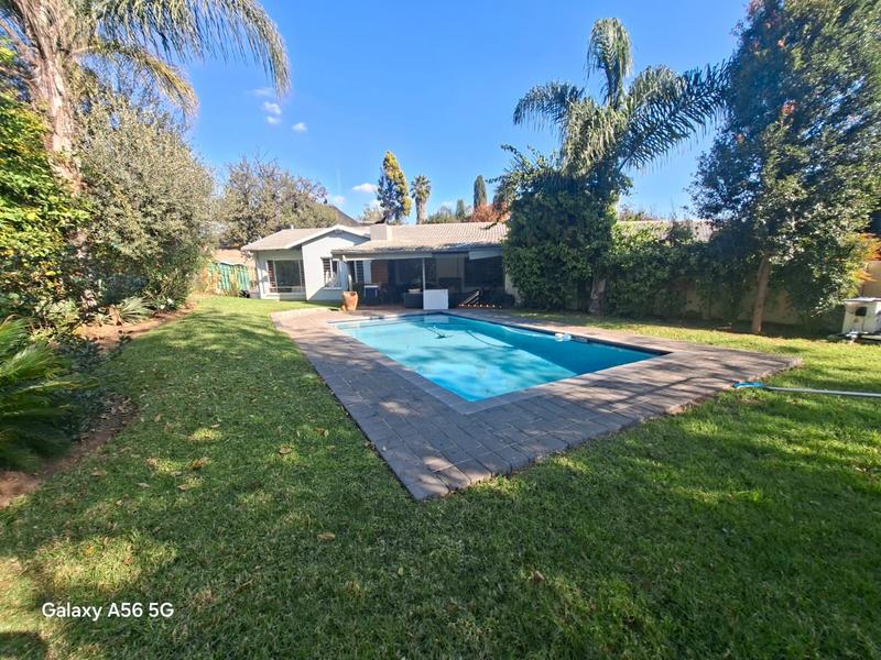 5 Bedroom Property for Sale in Vorna Valley Gauteng
