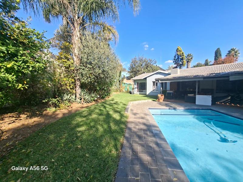 5 Bedroom Property for Sale in Vorna Valley Gauteng