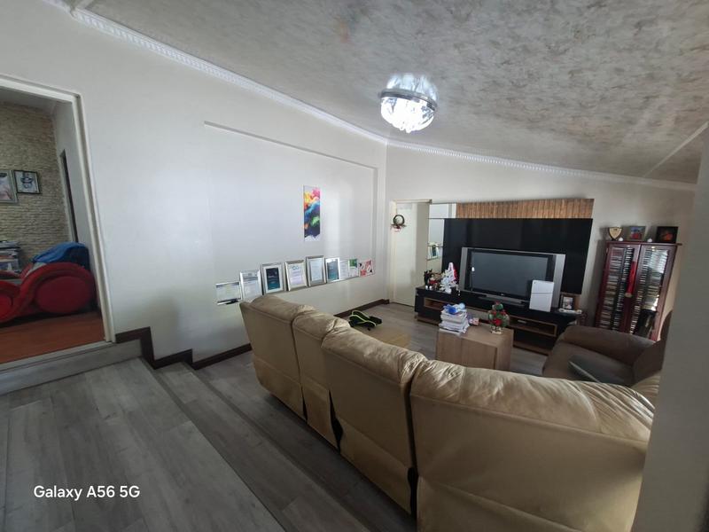 5 Bedroom Property for Sale in Vorna Valley Gauteng