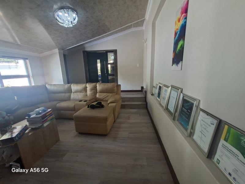 5 Bedroom Property for Sale in Vorna Valley Gauteng