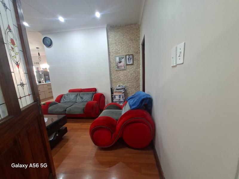 5 Bedroom Property for Sale in Vorna Valley Gauteng