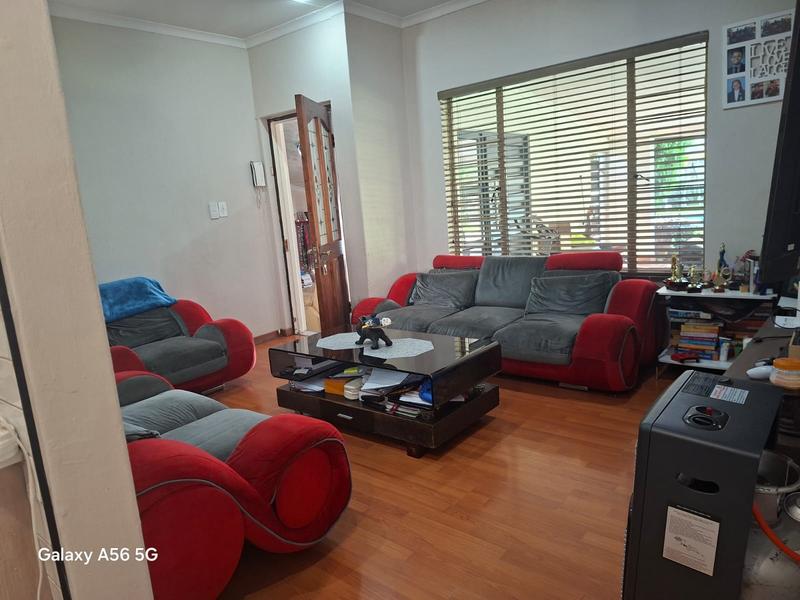 5 Bedroom Property for Sale in Vorna Valley Gauteng