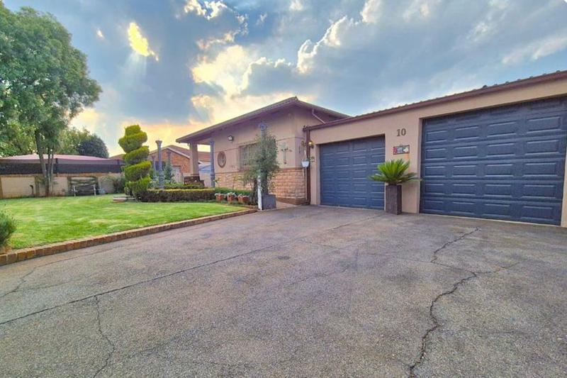 4 Bedroom Property for Sale in Dalview Gauteng