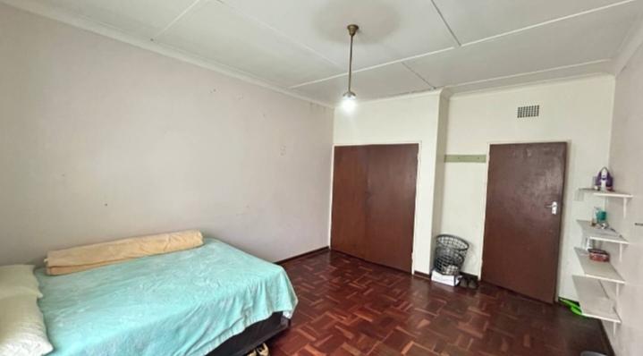 4 Bedroom Property for Sale in Linmeyer Gauteng