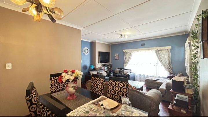 4 Bedroom Property for Sale in Linmeyer Gauteng