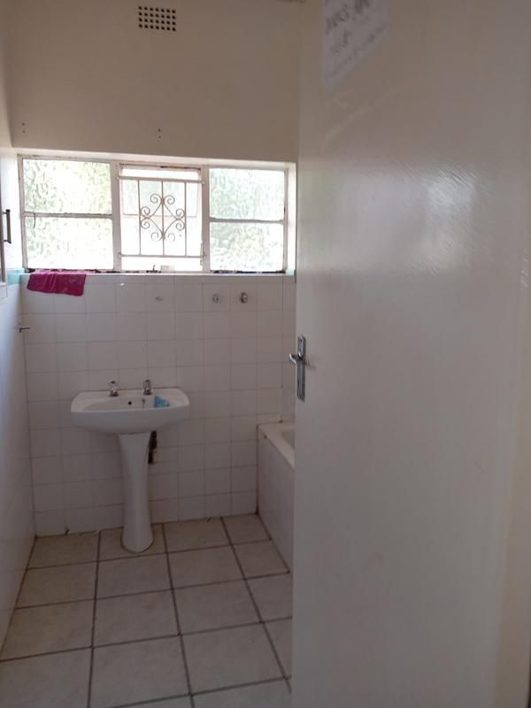 6 Bedroom Property for Sale in Orange Grove Gauteng