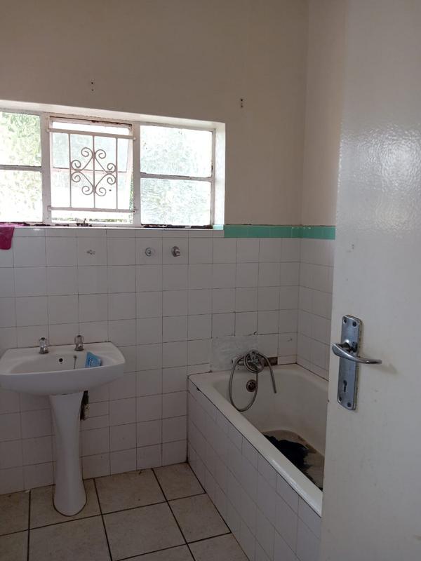 6 Bedroom Property for Sale in Orange Grove Gauteng