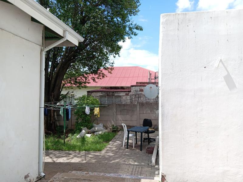 6 Bedroom Property for Sale in Orange Grove Gauteng