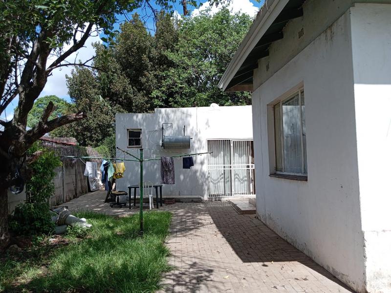 6 Bedroom Property for Sale in Orange Grove Gauteng