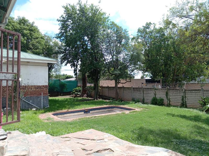 6 Bedroom Property for Sale in Orange Grove Gauteng