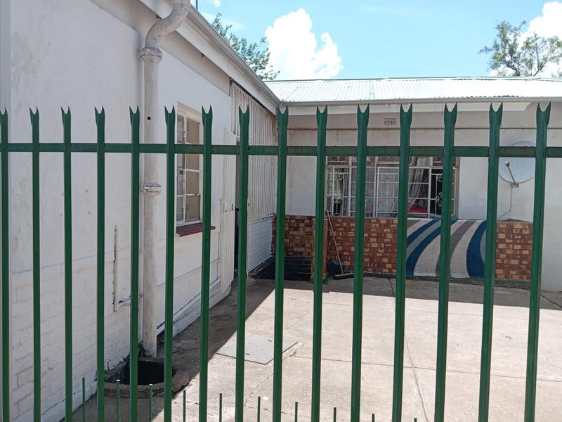 6 Bedroom Property for Sale in Orange Grove Gauteng