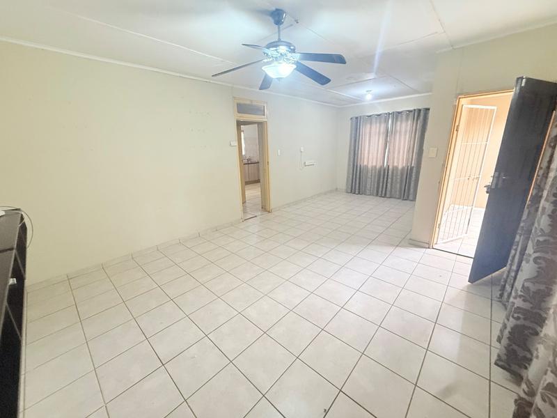 3 Bedroom Property for Sale in Vanderbijlpark Cw 6 Gauteng