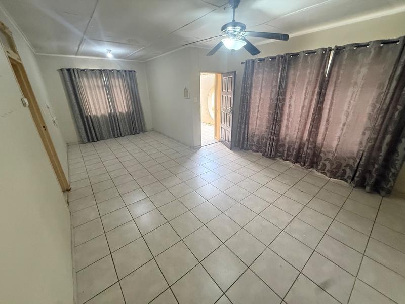 3 Bedroom Property for Sale in Vanderbijlpark Cw 6 Gauteng