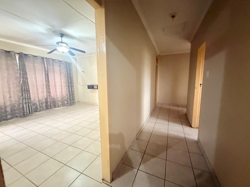 3 Bedroom Property for Sale in Vanderbijlpark Cw 6 Gauteng