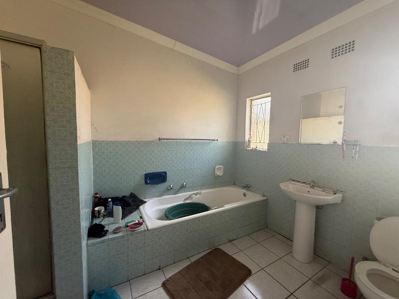 4 Bedroom Property for Sale in Vanderbijlpark SE 7 Gauteng