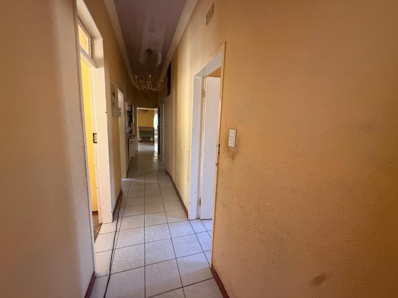 4 Bedroom Property for Sale in Vanderbijlpark SE 7 Gauteng
