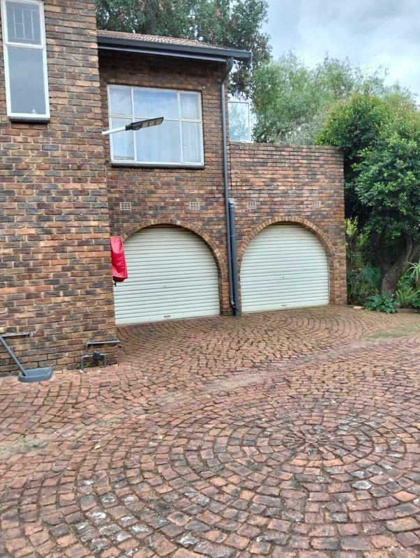 3 Bedroom Property for Sale in Birchleigh North Gauteng