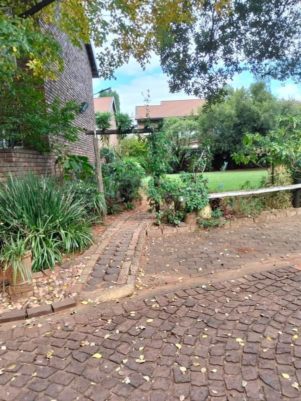 3 Bedroom Property for Sale in Birchleigh North Gauteng