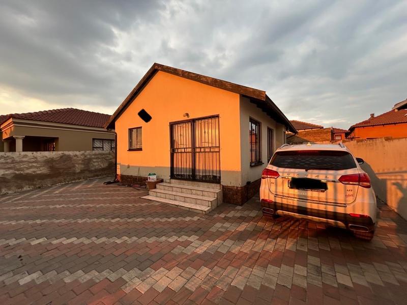 2 Bedroom Property for Sale in Birch Acres Gauteng