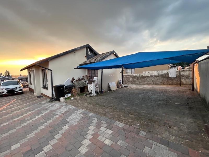 2 Bedroom Property for Sale in Birch Acres Gauteng
