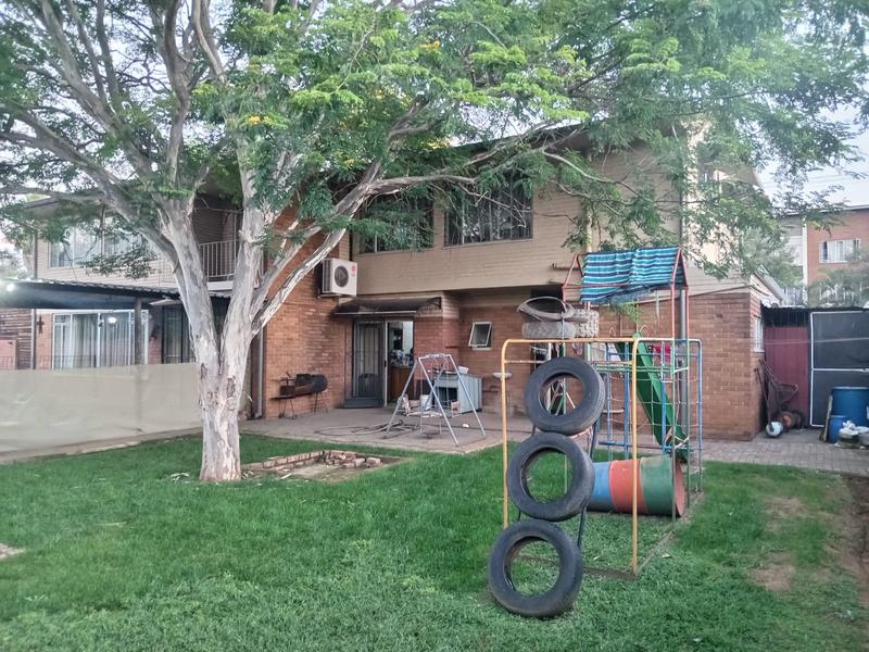 5 Bedroom Property for Sale in Pretoria Gardens Gauteng