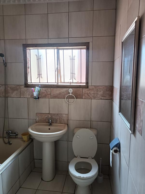 To Let 2 Bedroom Property for Rent in Daveyton Gauteng