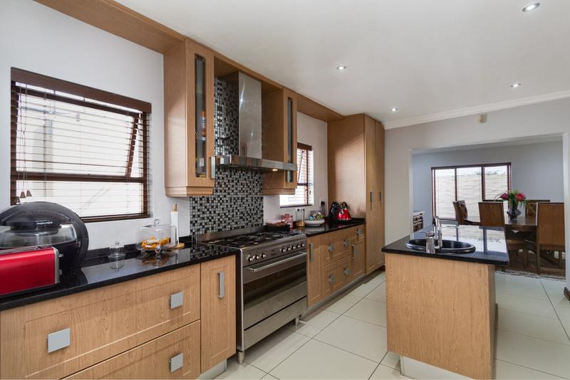 To Let 5 Bedroom Property for Rent in Broadacres Gauteng